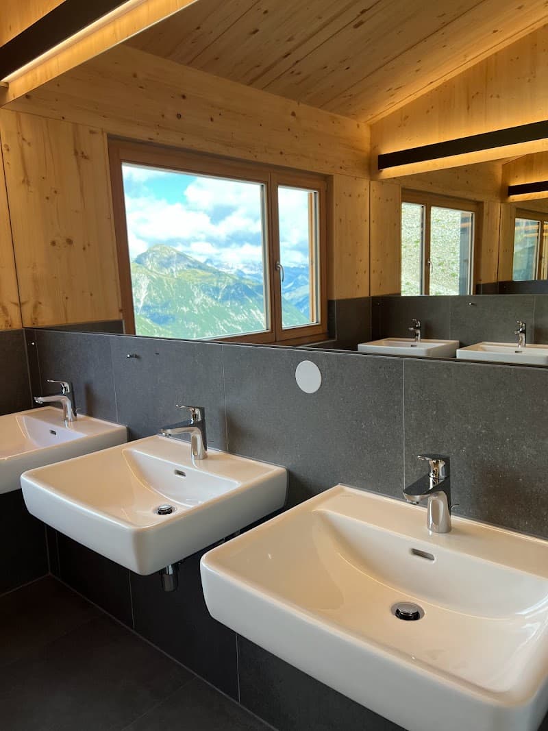 Anhalter Hütte 4