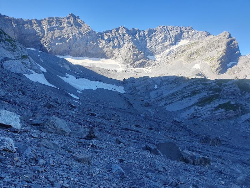 Cabane de Plan Névé 4