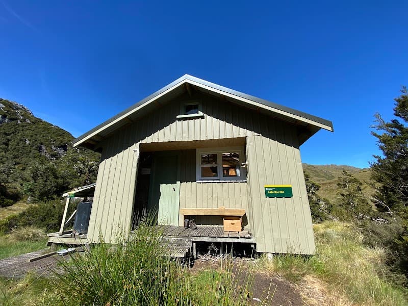 Lake Roe Hut 4