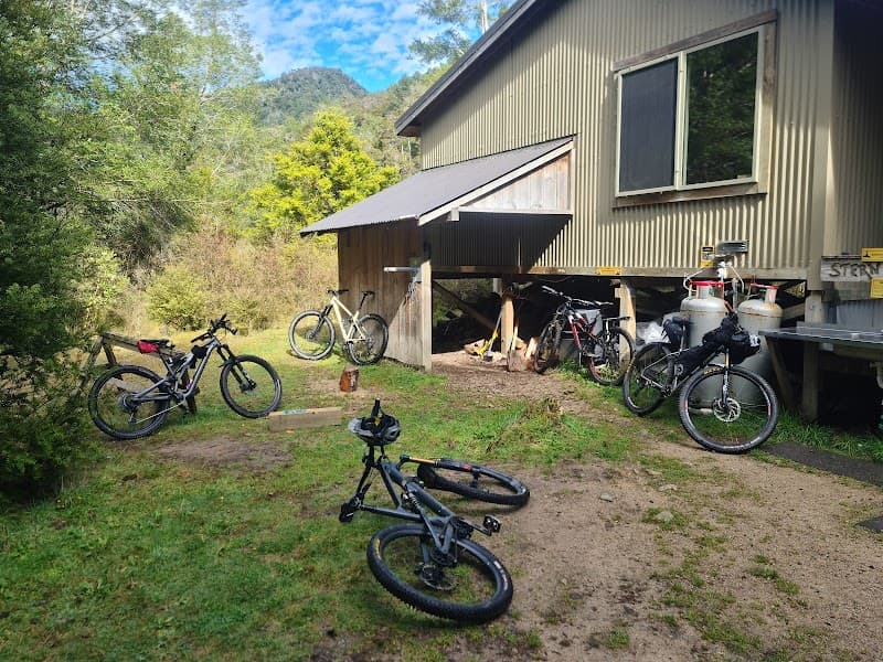 Stern Valley Hut 4