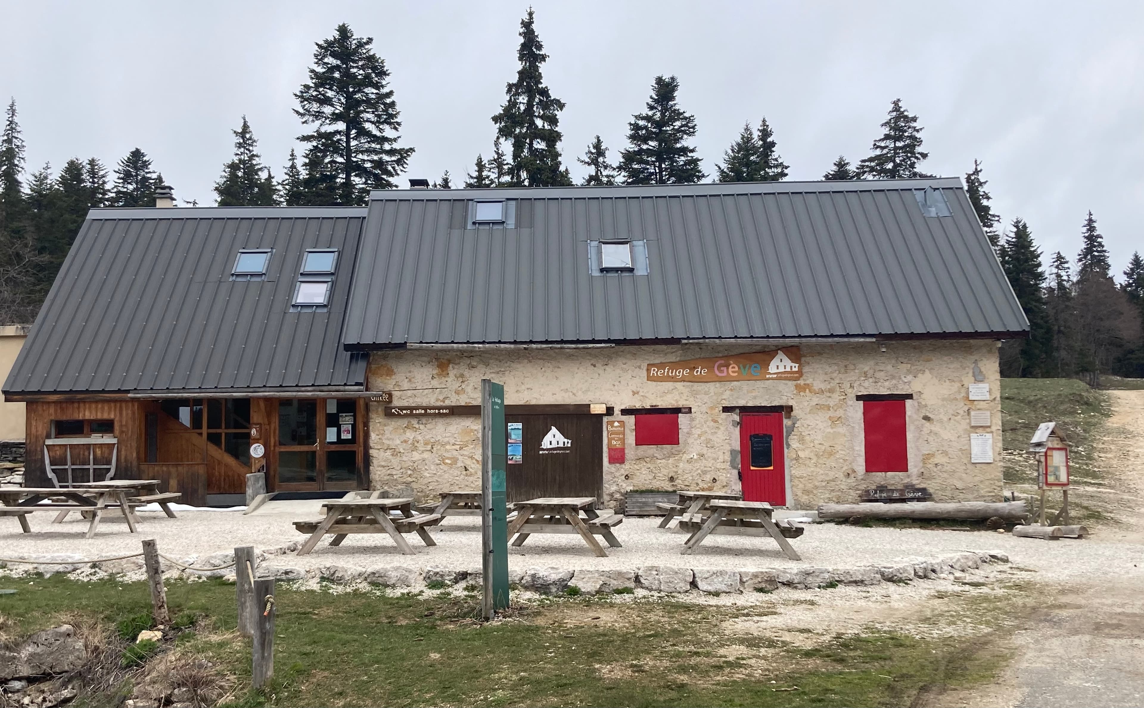 Cabane de Pied Frais (ou de la Fessie)